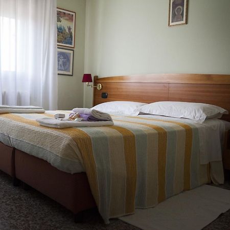 Hotel Trieste Pontelongo Eksteriør bilde