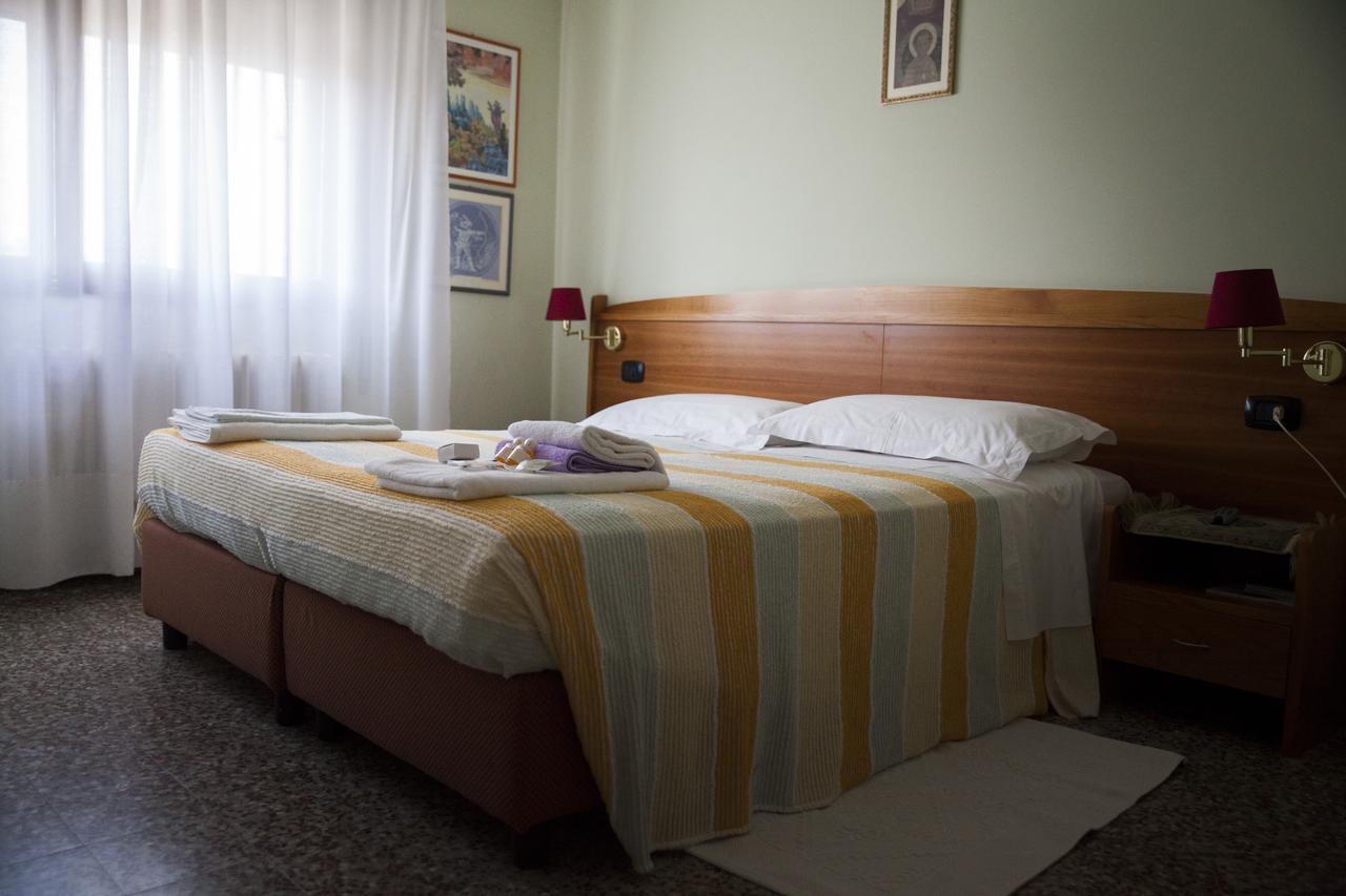Hotel Trieste Pontelongo Eksteriør bilde