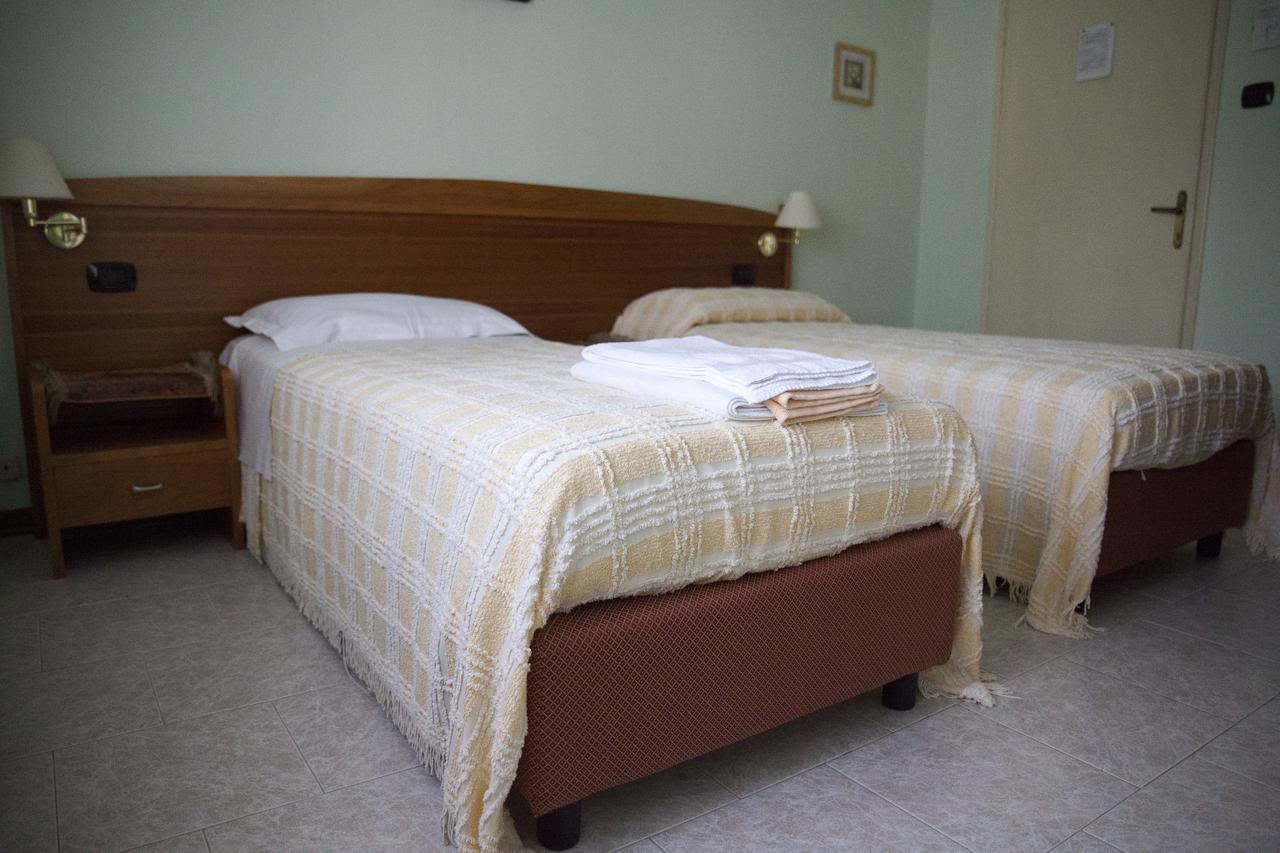 Hotel Trieste Pontelongo Eksteriør bilde